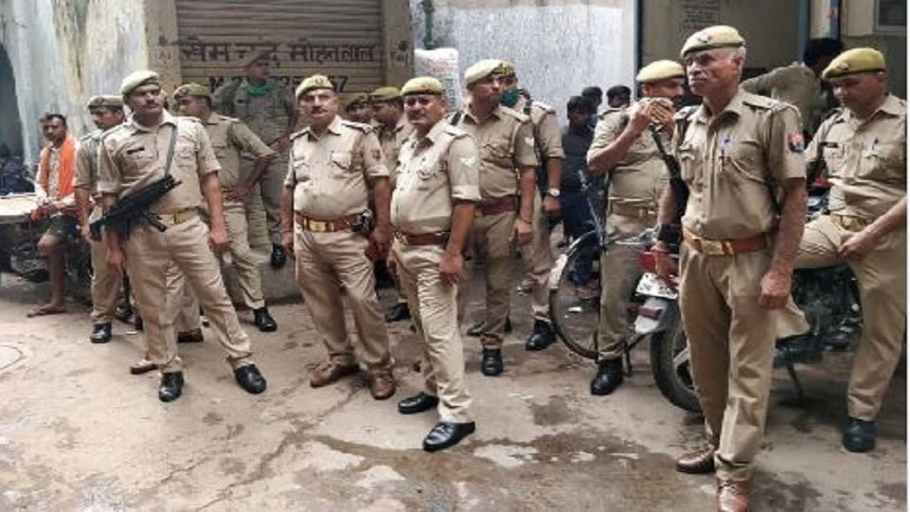 Delhi News: करावल नगर में 40 लाख की लूट, फैक्ट्री की दुकान पर बंदूक की नोक पर वारदात