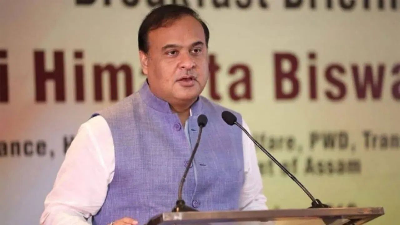 असम के मुख्यमंत्री Himanta Biswa Sarma और कांग्रेस सांसद गौरव गोगोई के बीच जुबानी जंग तेज, पत्नी के पाकिस्तान कनेक्शन पर उठे सवाल
