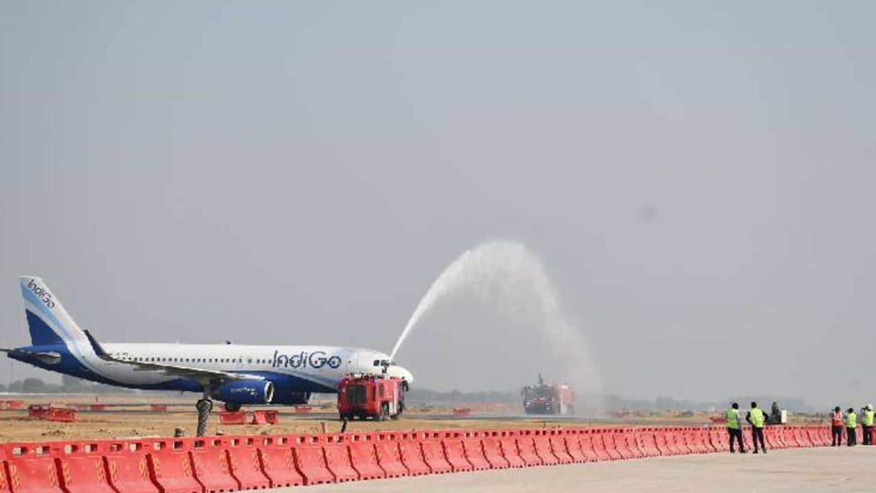 Noida International Airport: नोएडा एयरपोर्ट को DGCA लाइसेंस में देरी, YAPL पर रोजाना 10 लाख का जुर्माना
