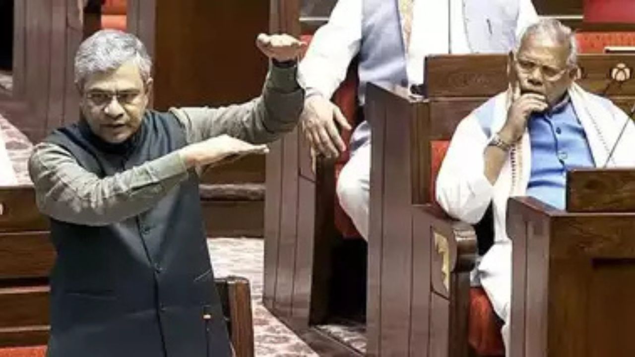 रेल मंत्री Ashwini Vaishnav का दावा – पिछले दशक में रेलवे में 5 लाख नौकरियां दी गईं