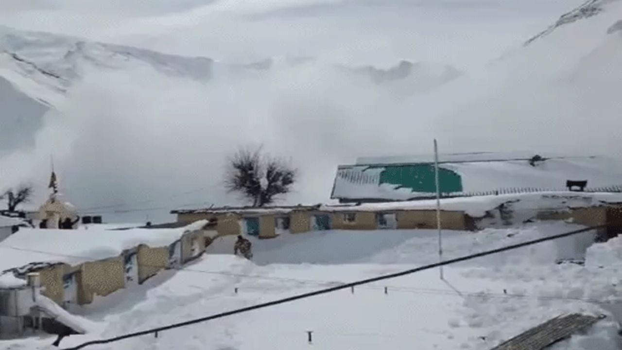ITBP कैंप के पास बड़ा हिमस्खलन, बाल-बाल बची बड़ी दुर्घटना